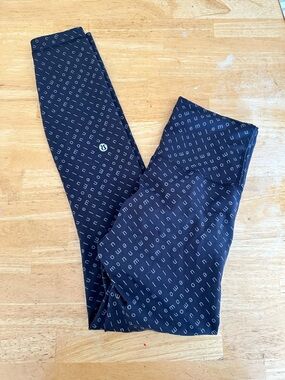 Lululemon leggings size 4